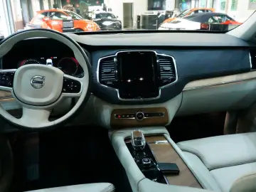 XC90 Plus BrightT8 Hybrid*360*7Sitz*Carplay*AWD