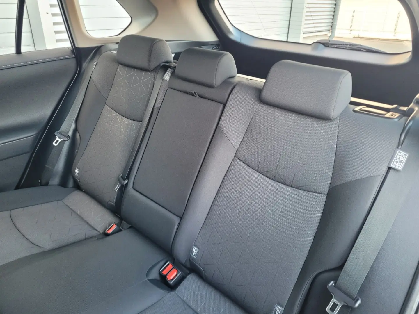 RAV 4 Comfort, ACC, LED, Virtual, 4x4, Garantie