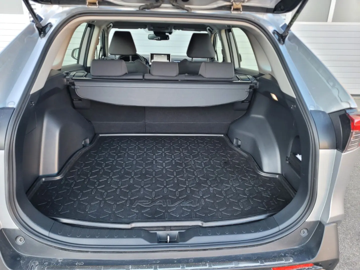 RAV 4 Comfort, ACC, LED, Virtual, 4x4, Garantie