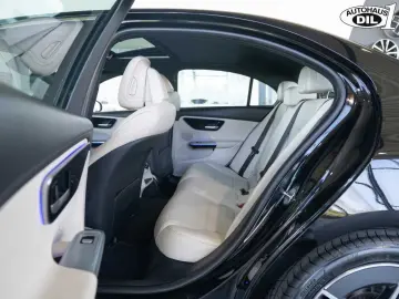 C 200 4Matic *AMG-RÄDER*SCHIEBEDACH*DISTR.+*