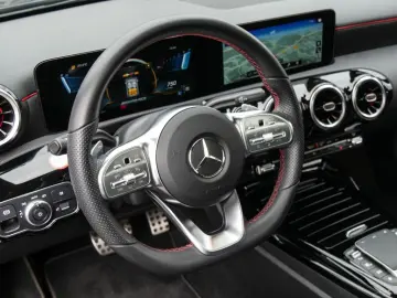AMG A 35 4MATIC Kompaktlimousine |LED|NAVI|PANO