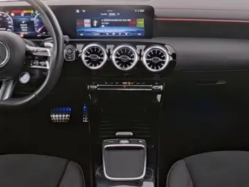 CLA 35 AMG 4M Coupé LED+MBUX+Wide+Park+Keylessgo