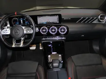 AMG CLA 35 4M CP *AERO Panorama Night Multibeam