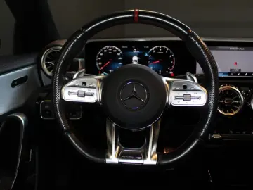 AMG CLA 35 4M CP *AERO Panorama Night Multibeam