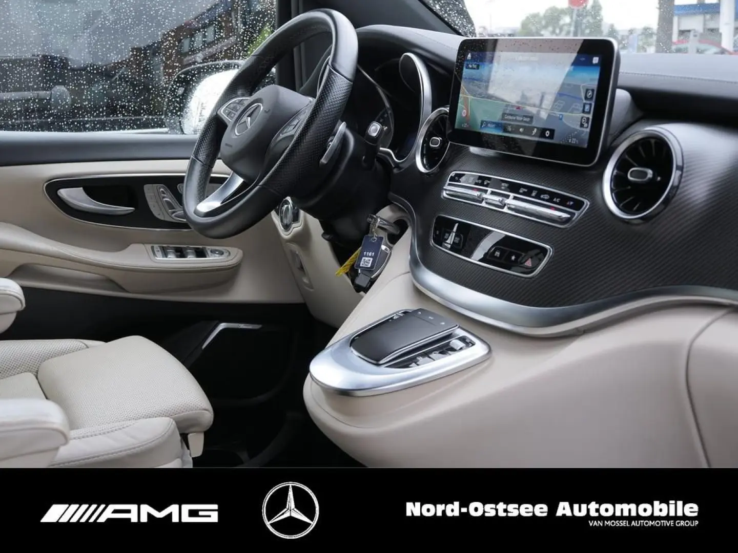 V 300 AVANTGARDE EDITION LANG AMG LED PANO AHK