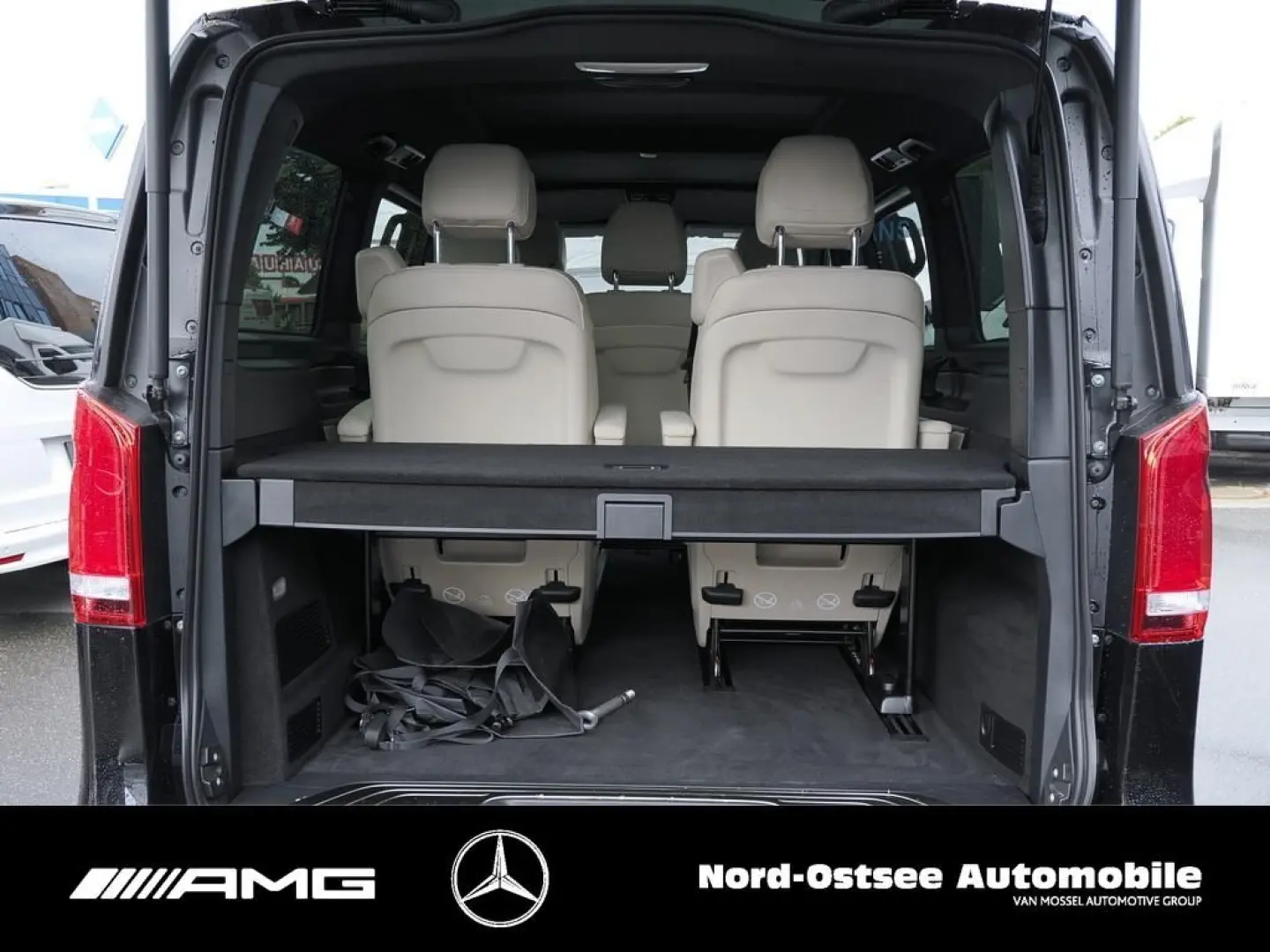 V 300 AVANTGARDE EDITION LANG AMG LED PANO AHK