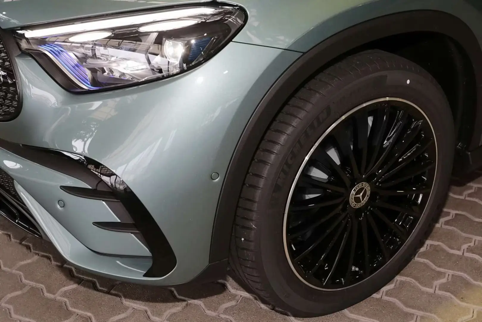 Mercedes-Benz GLC 300 4M AMG MBUX+360°+DIG-LED