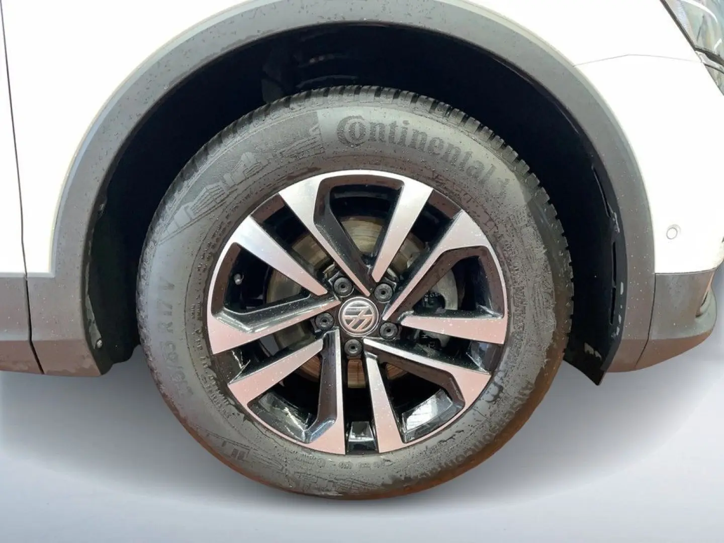 Tiguan 1.5 TSI IQ. Drive AHK LED ACC HuD VW Conn