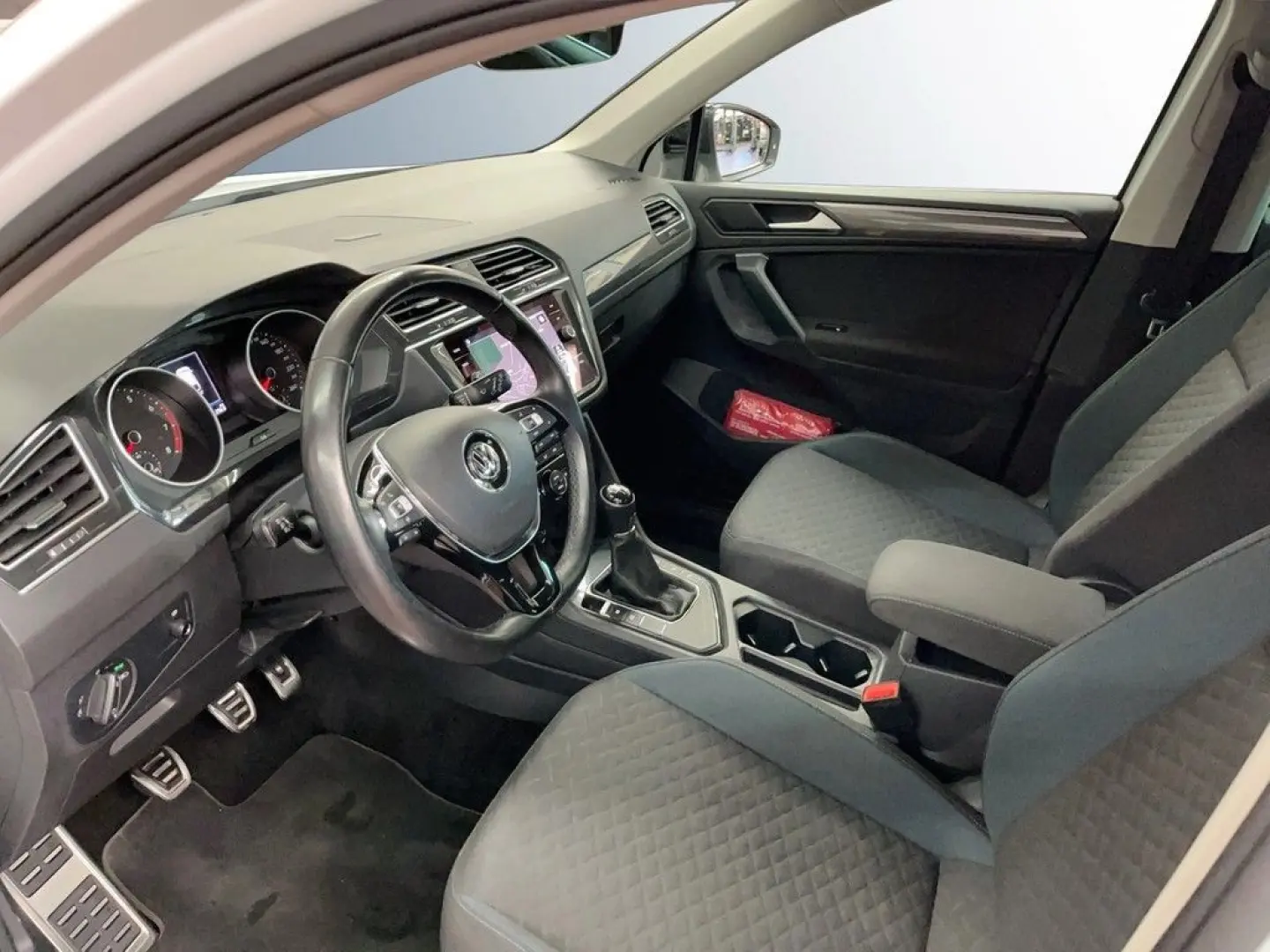Tiguan 1.5 TSI IQ. Drive AHK LED ACC HuD VW Conn