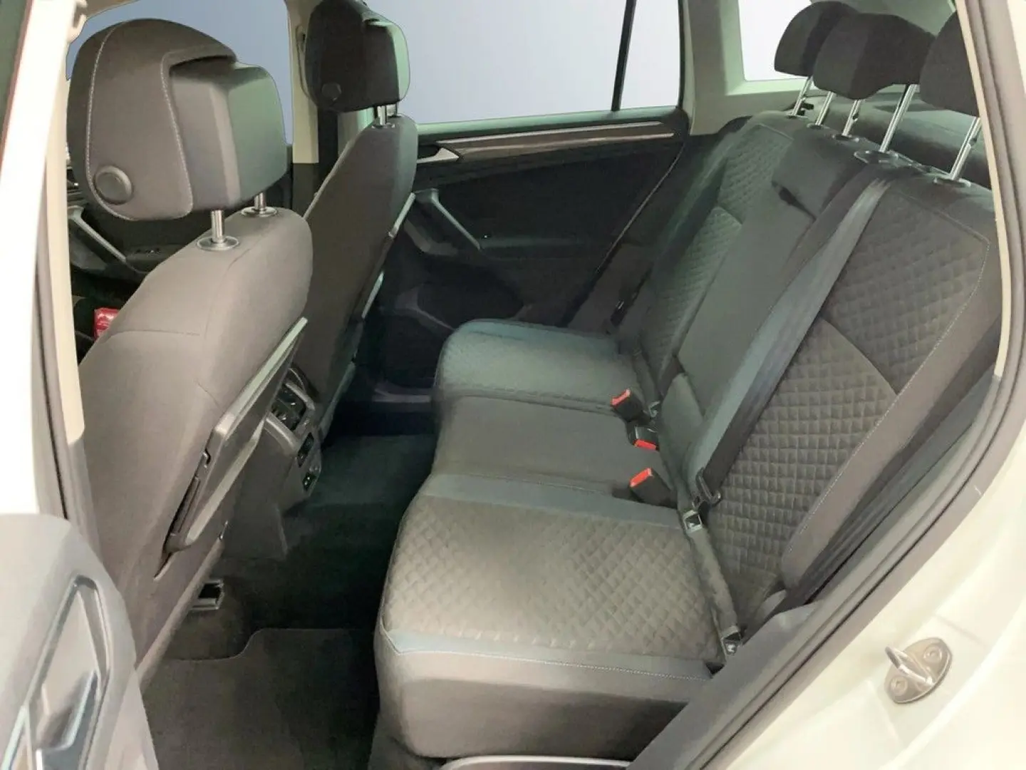 Tiguan 1.5 TSI IQ. Drive AHK LED ACC HuD VW Conn