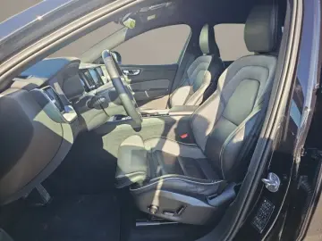 XC60 B5 B AWD Plus Dark  NAVI LED ACC LICHT