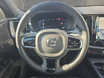 XC60 B5 B AWD Plus Dark  NAVI LED ACC LICHT