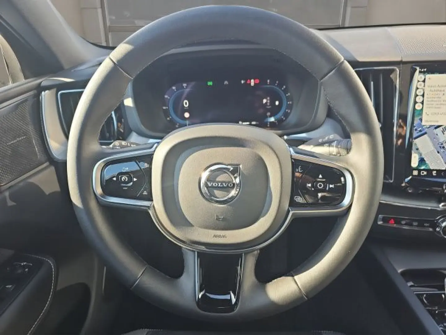 XC60 B5 B AWD Plus Dark  NAVI LED ACC LICHT