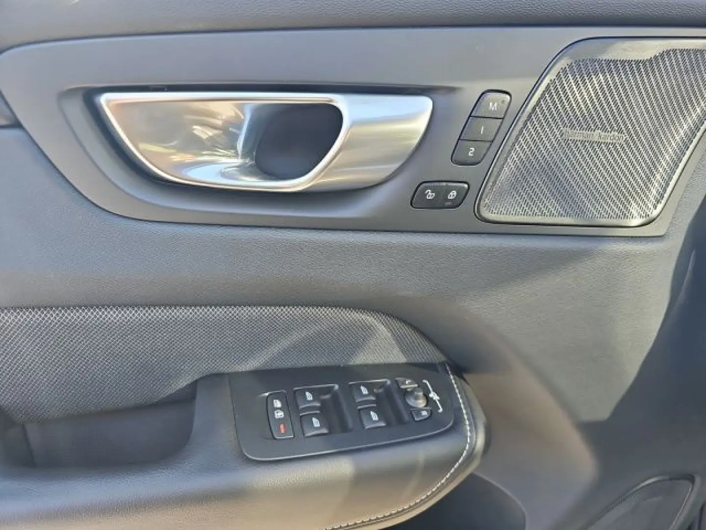 XC60 B5 B AWD Plus Dark  NAVI LED ACC LICHT
