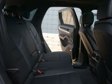 Cayenne E-Hybrid *AHK*PANO*INNO*KEYLESS*BOSE