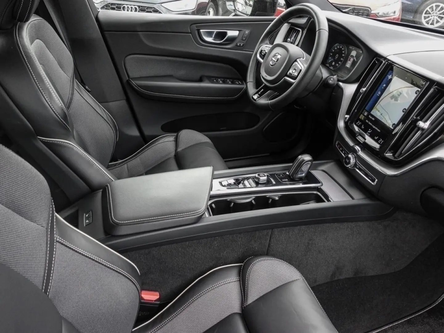 XC60 B5 AWD R-Design AHK LED