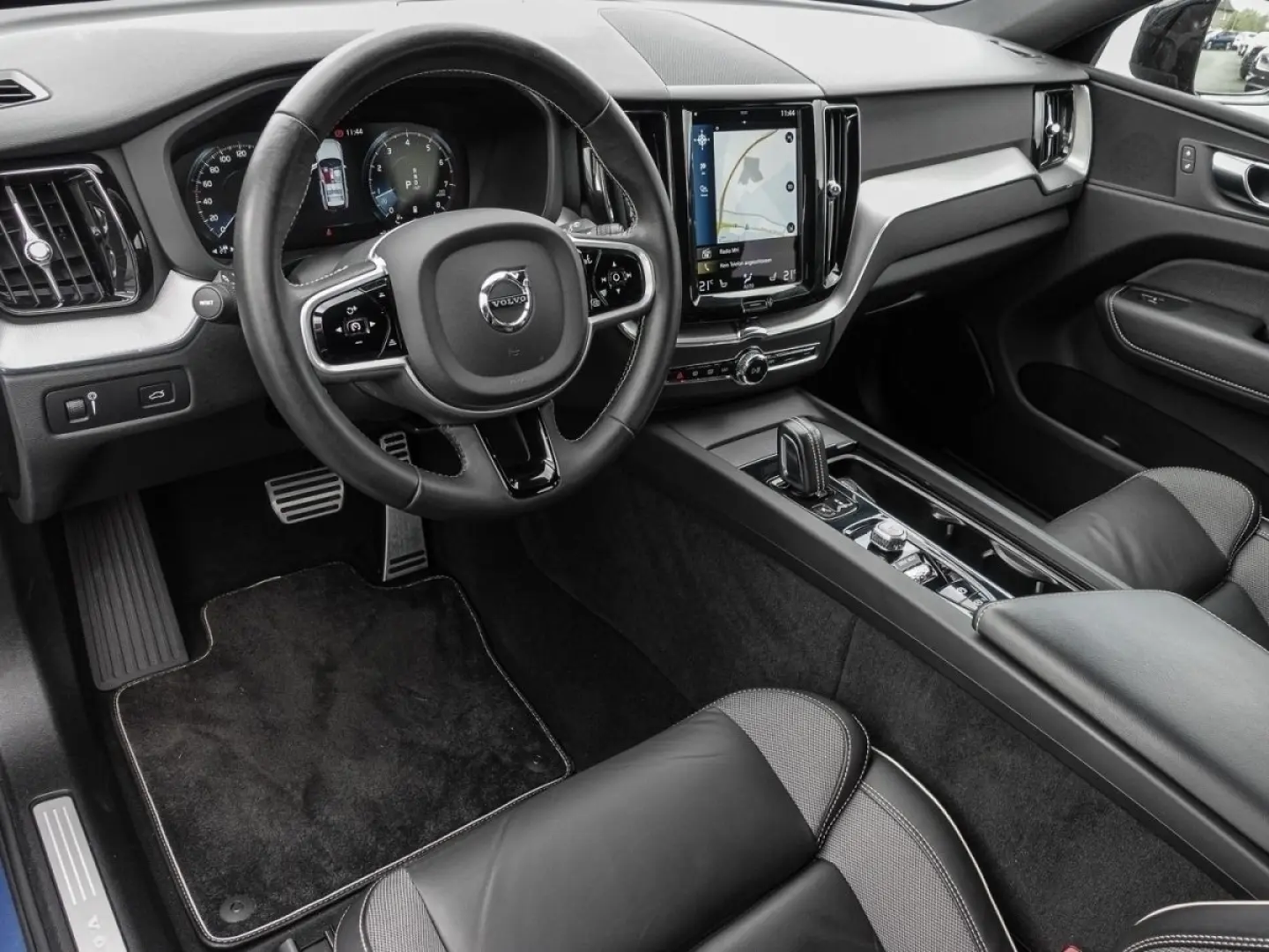 XC60 B5 AWD R-Design AHK LED