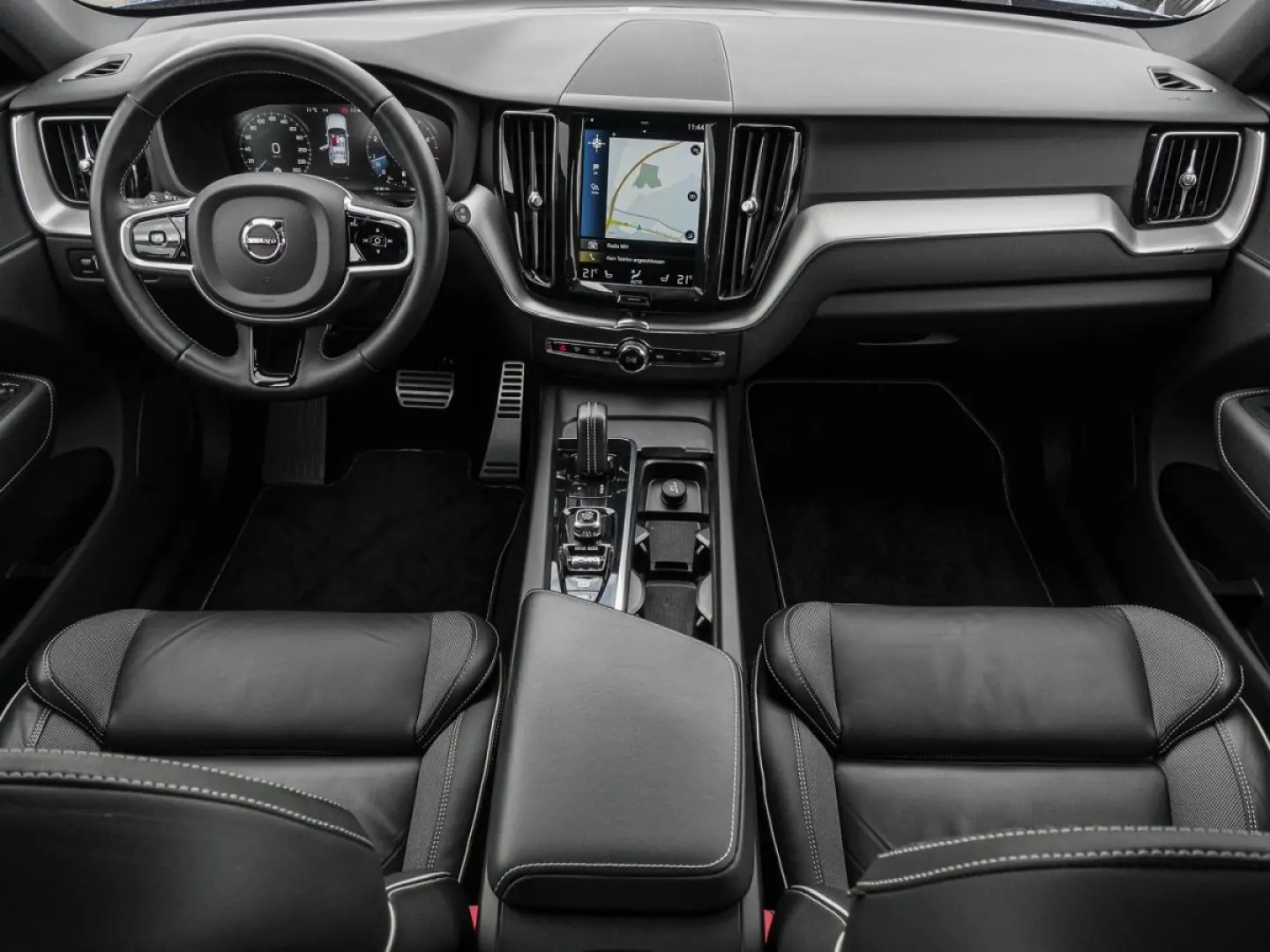 XC60 B5 AWD R-Design AHK LED
