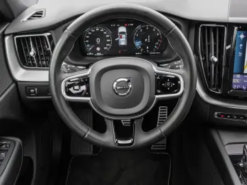 XC60 B5 AWD R-Design AHK LED
