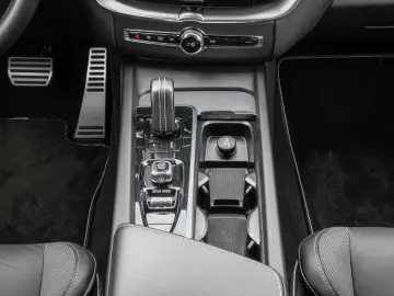 XC60 B5 AWD R-Design AHK LED