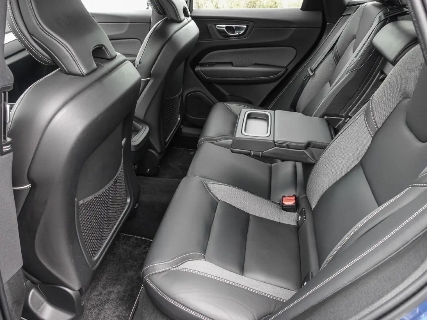 XC60 B5 AWD R-Design AHK LED