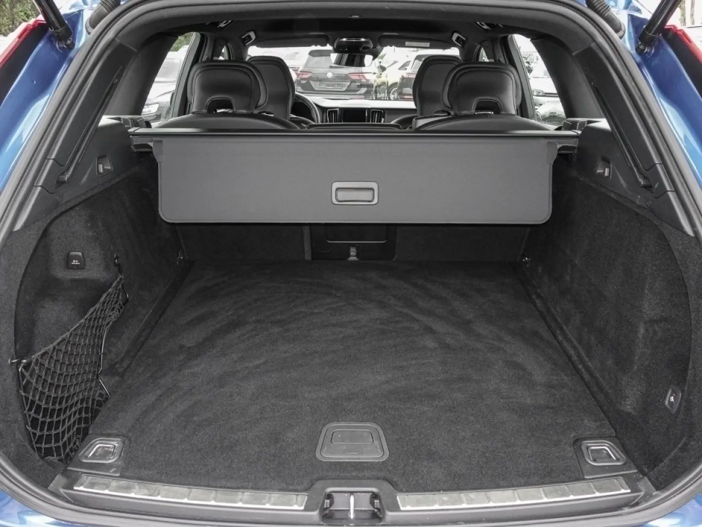 XC60 B5 AWD R-Design AHK LED