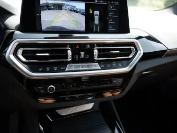 X3 xDrive 20d FACEL. AHK LASER LED W-LAN NAVI