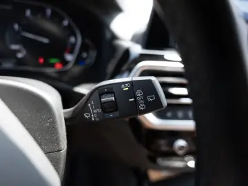 X3 xDrive 20d FACEL. AHK LASER LED W-LAN NAVI
