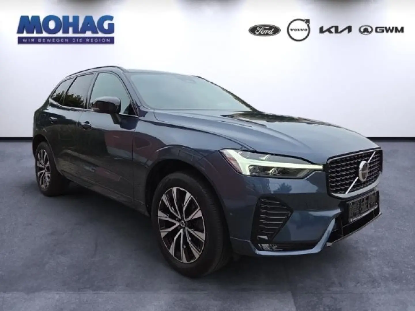 XC60 AWD B5 Benzin Plus Dark Standhzg AHK ACC Pi