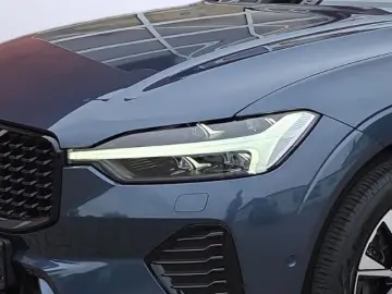 XC60 AWD B5 Benzin Plus Dark Standhzg AHK ACC Pi