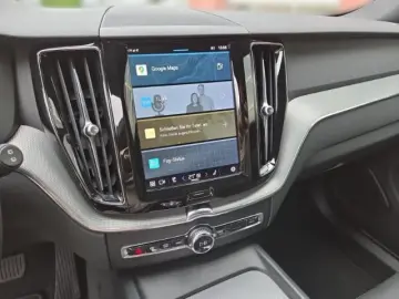 XC60 AWD B5 Benzin Plus Dark Standhzg AHK ACC Pi