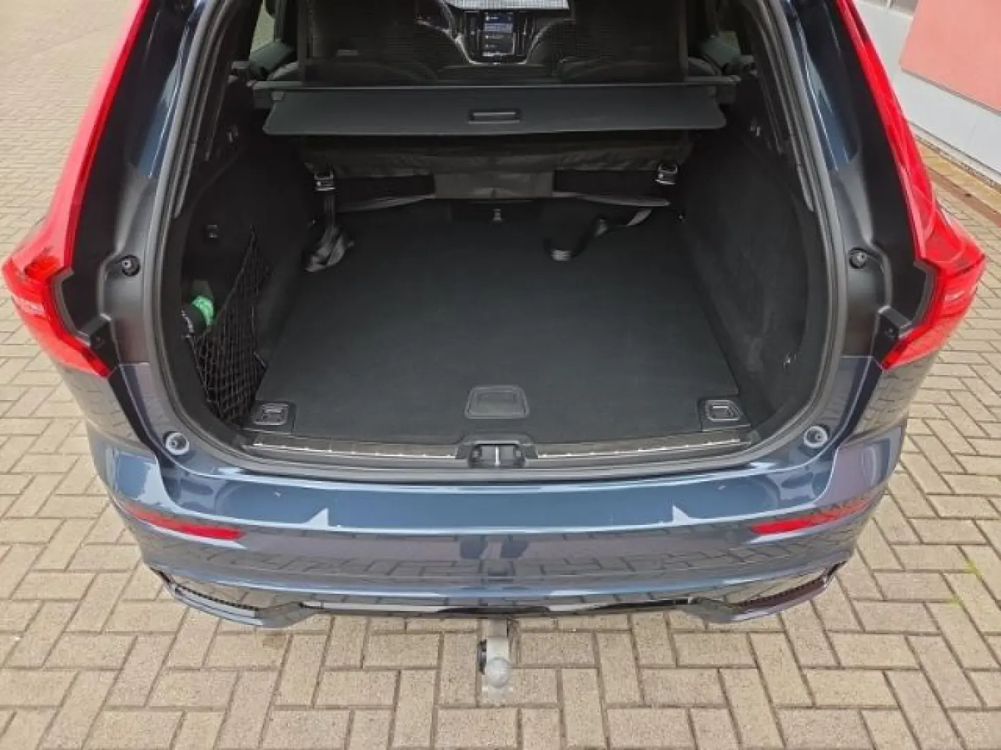 XC60 AWD B5 Benzin Plus Dark Standhzg AHK ACC Pi