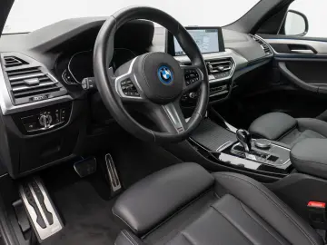 X3 xD30e M Sport DAB Kamera HiFi LED DriveAs 19