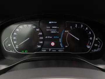 X3 xD30e M Sport DAB Kamera HiFi LED DriveAs 19
