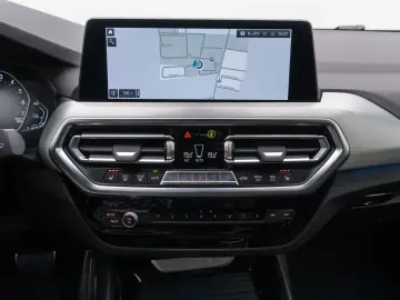 X3 xD30e M Sport DAB Kamera HiFi LED DriveAs 19