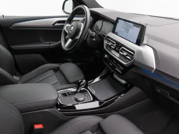 X3 xD30e M Sport DAB Kamera HiFi LED DriveAs 19