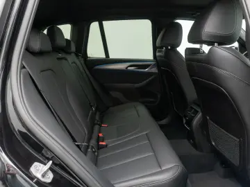X3 xD30e M Sport DAB Kamera HiFi LED DriveAs 19