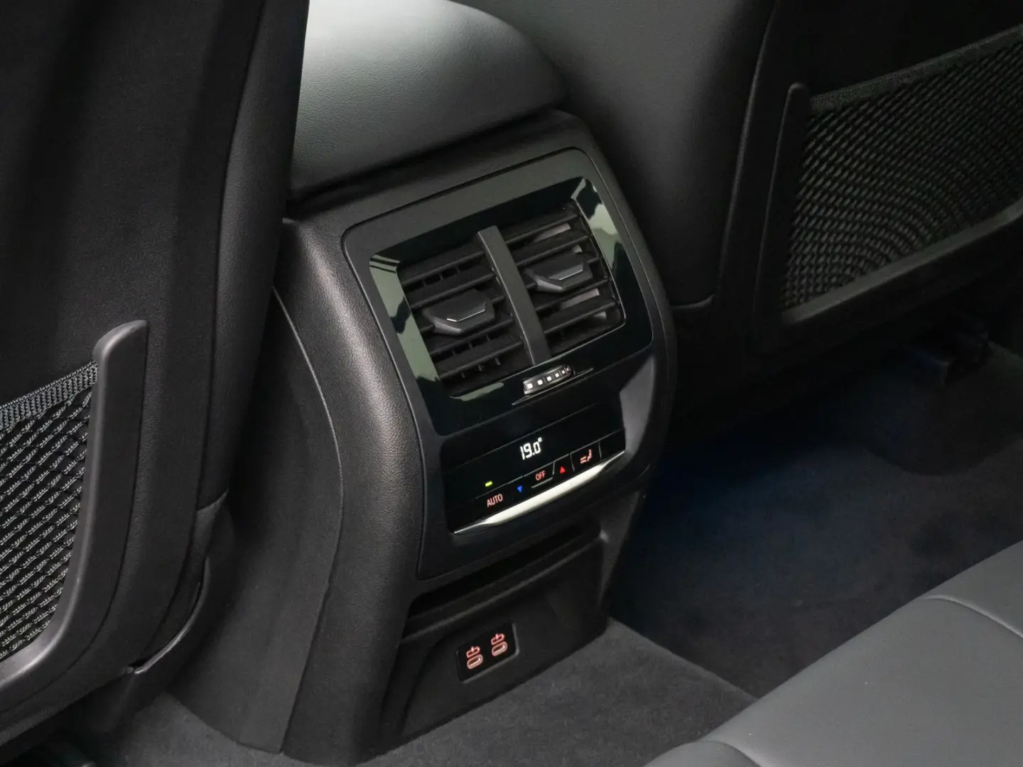 X3 xD30e M Sport DAB Kamera HiFi LED DriveAs 19