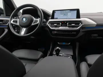 X3 xD30e M Sport DAB Kamera HiFi LED DriveAs 19