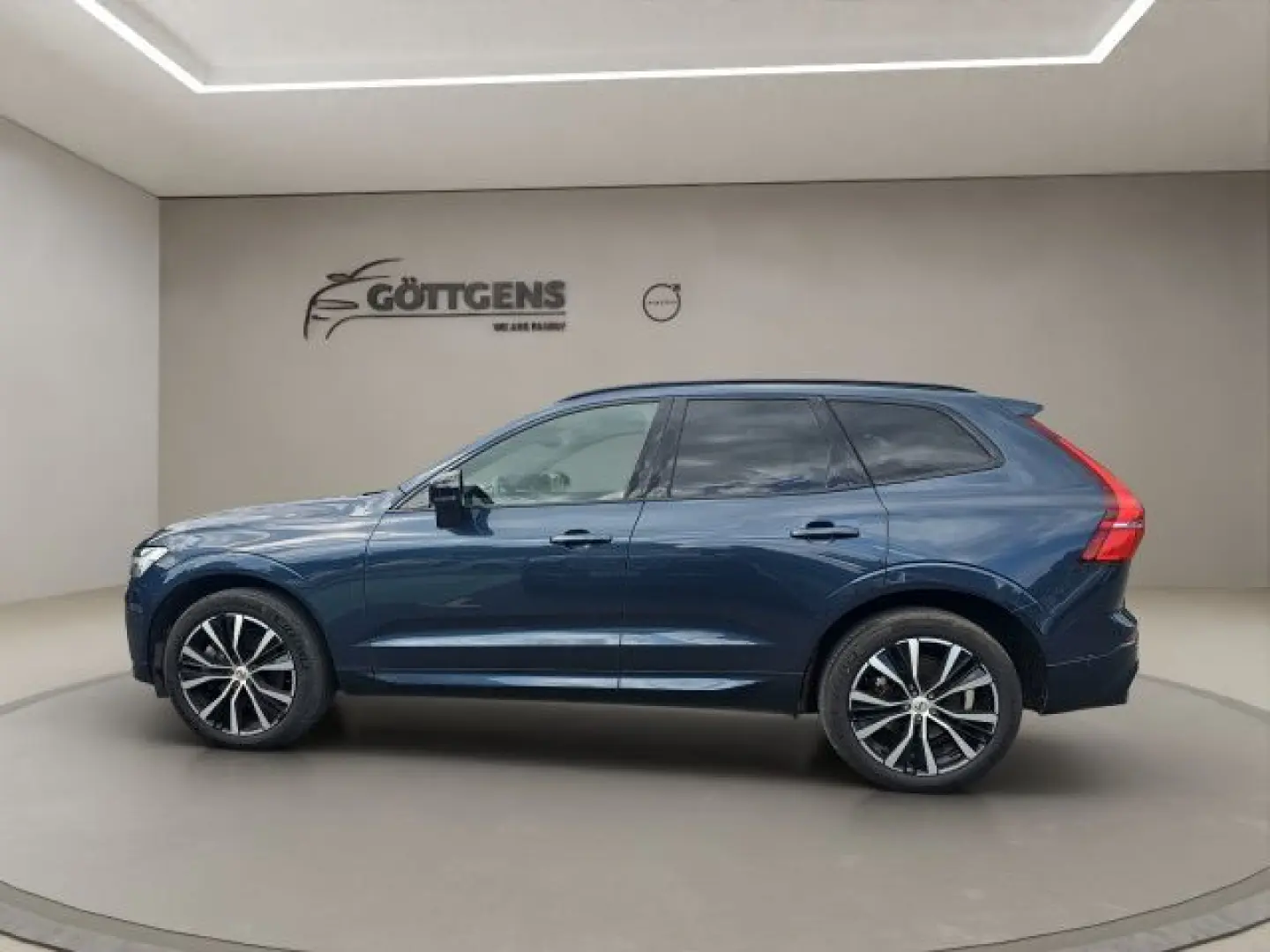 XC60 B5  AWD Ultimate Dark AHK NAVI 360° STANDH