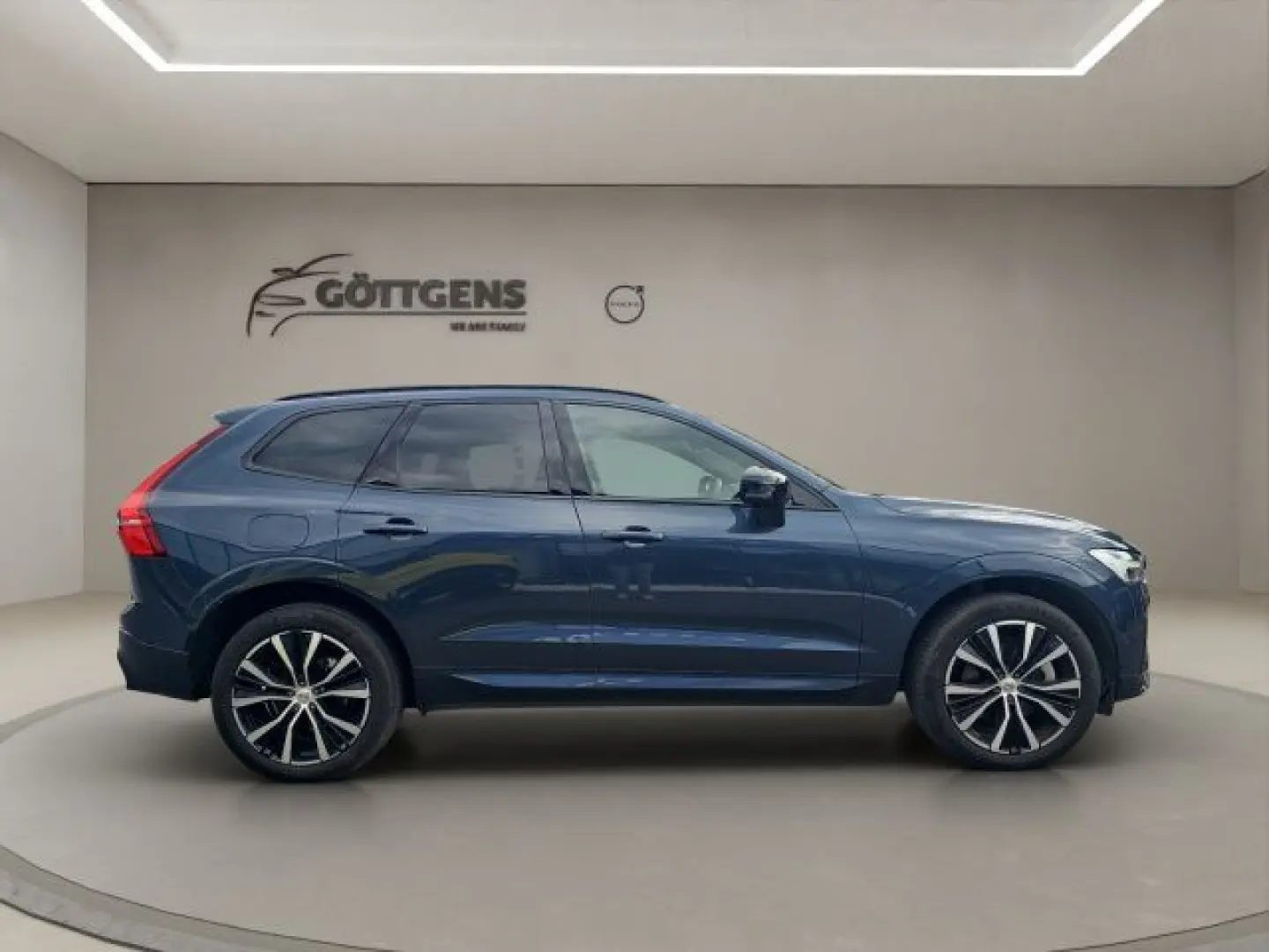 XC60 B5  AWD Ultimate Dark AHK NAVI 360° STANDH