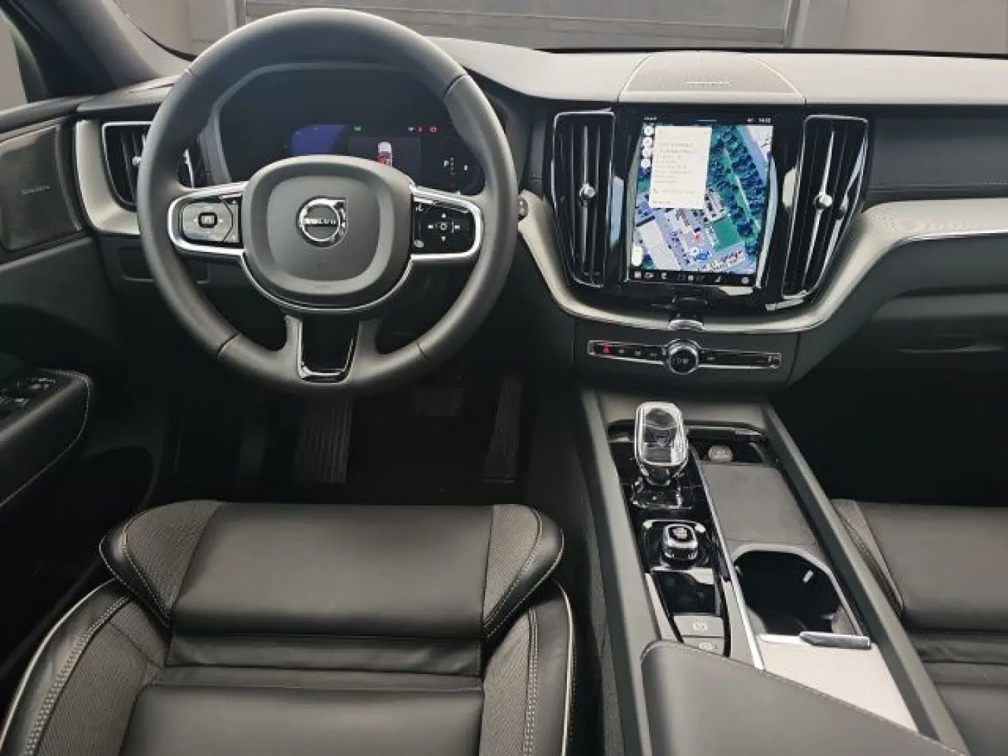 XC60 B5  AWD Ultimate Dark AHK NAVI 360° STANDH