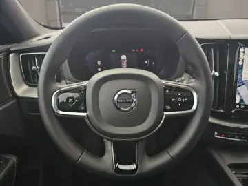 XC60 B5  AWD Ultimate Dark AHK NAVI 360° STANDH