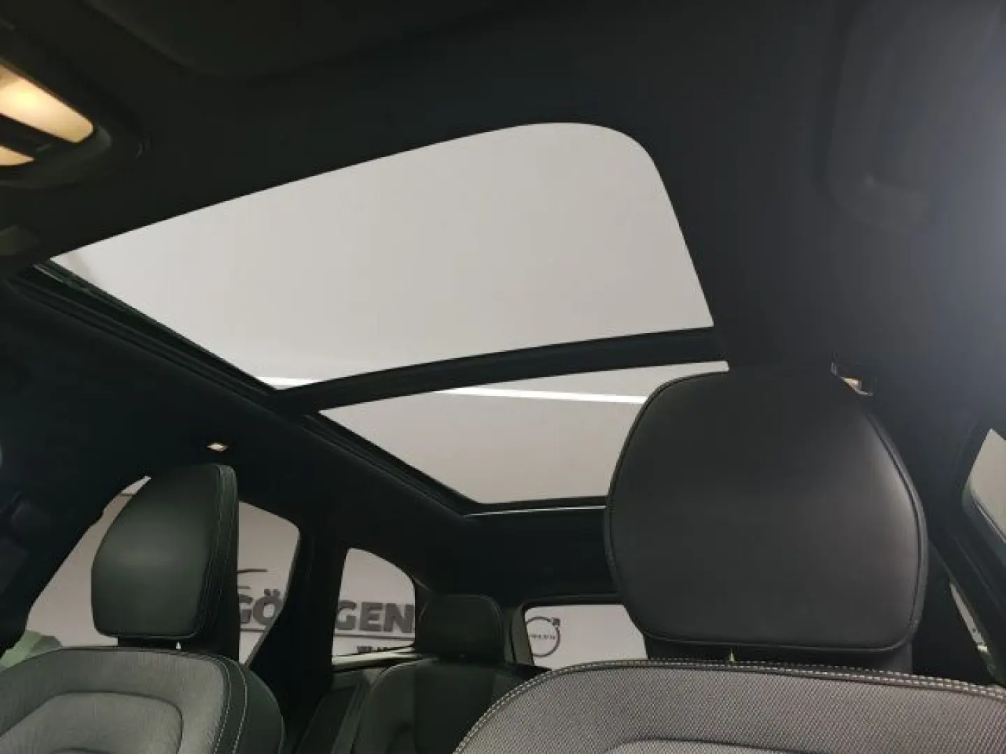 XC60 B5  AWD Ultimate Dark AHK NAVI 360° STANDH