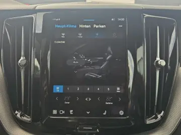 XC60 B5  AWD Ultimate Dark AHK NAVI 360° STANDH