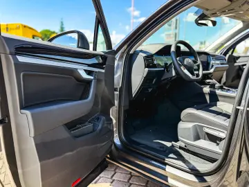 Noul Touareg Style V6 TDI 231CP DSG 4Motion - PE STOC