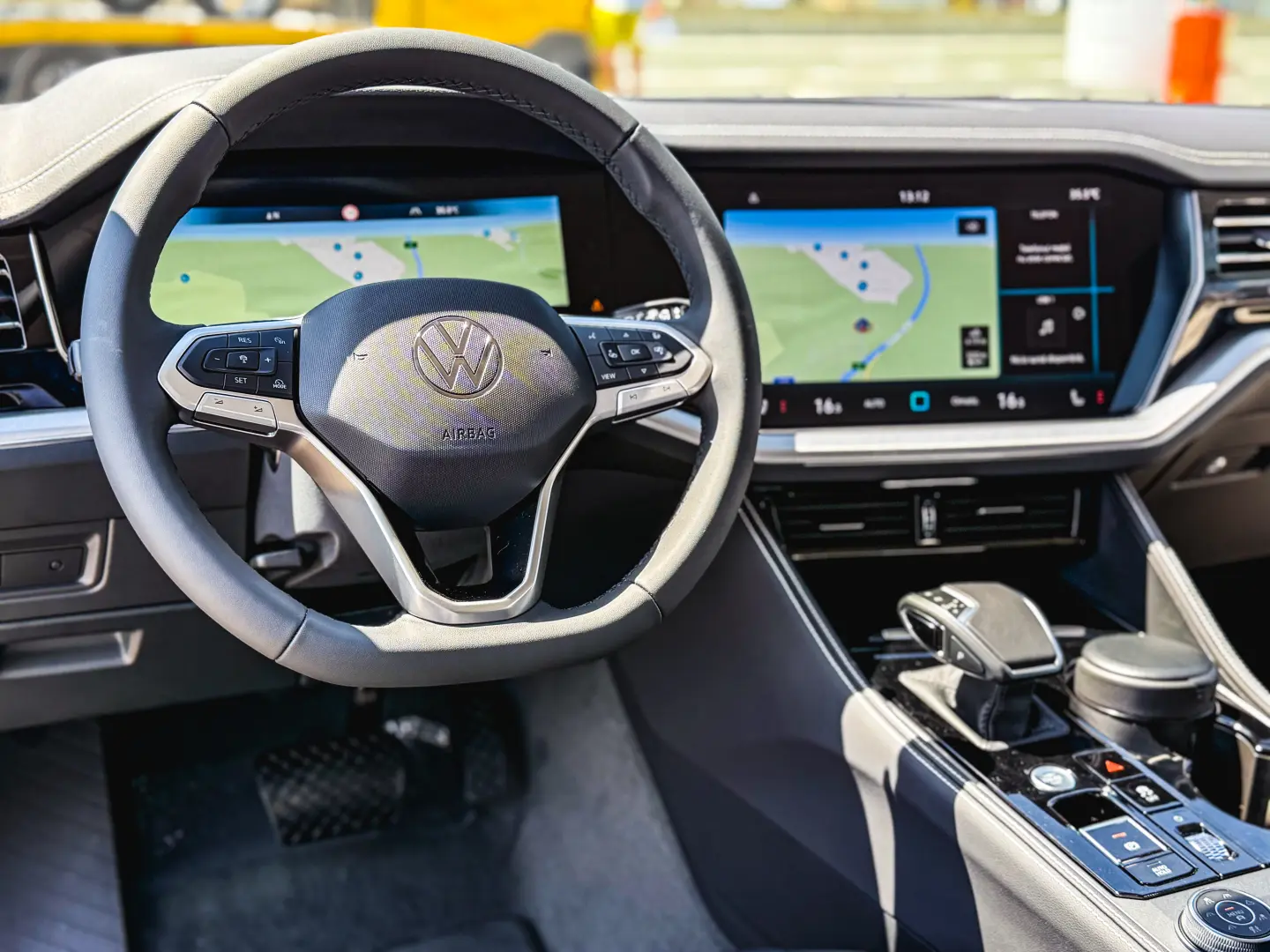 Noul Touareg Style V6 TDI 231CP DSG 4Motion - PE STOC