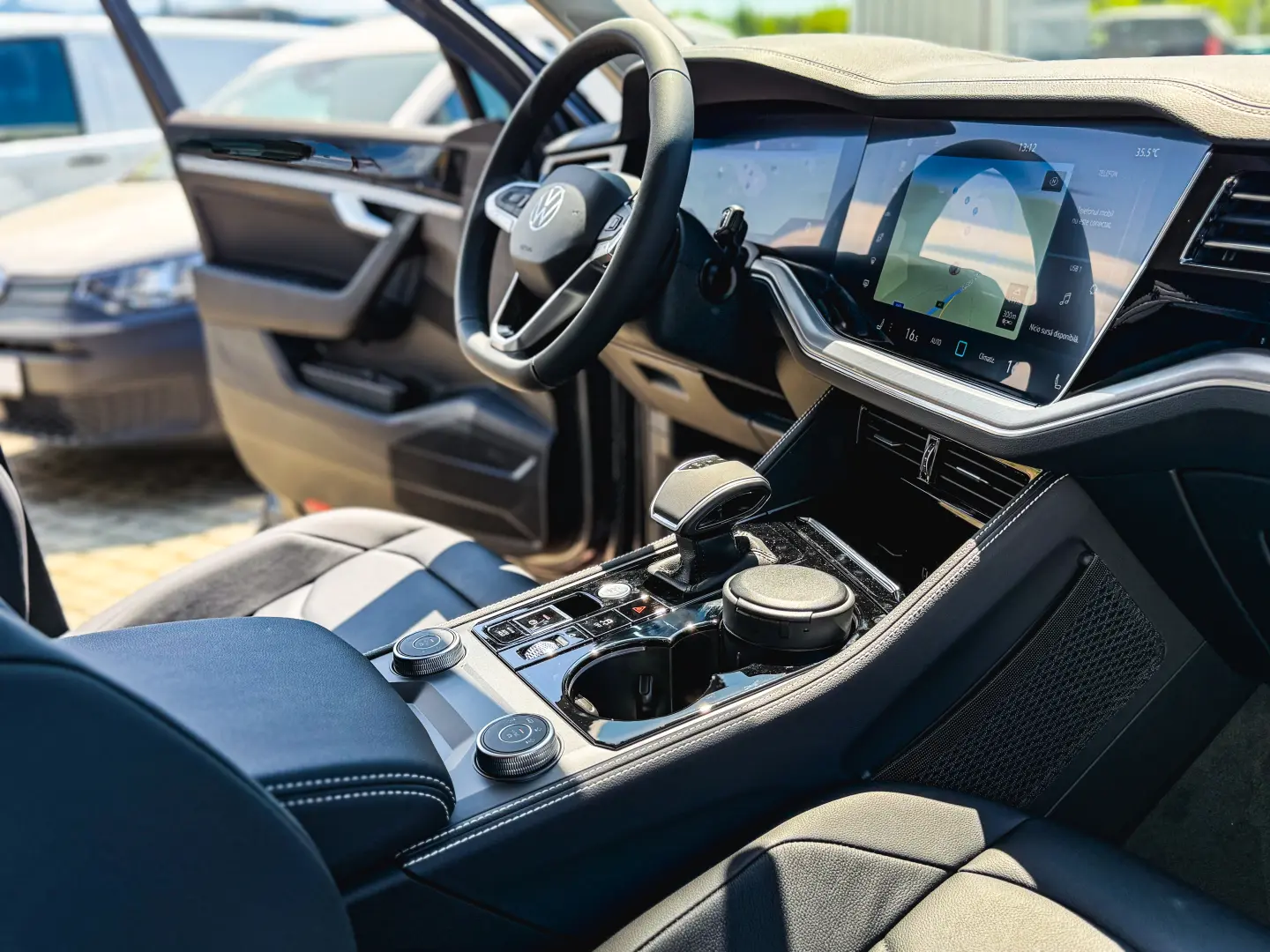 Noul Touareg Style V6 TDI 231CP DSG 4Motion - PE STOC