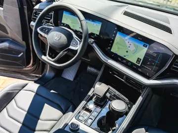 Noul Touareg Style V6 TDI 231CP DSG 4Motion - PE STOC