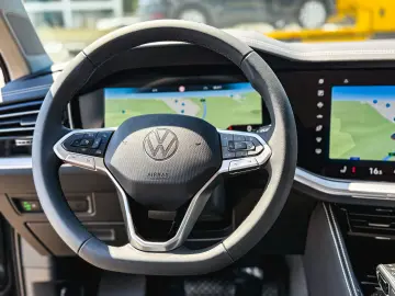 Noul Touareg Style V6 TDI 231CP DSG 4Motion - PE STOC